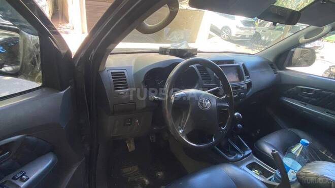 Toyota Hilux 2011, 350,000 km - 2.5 l - Bakı