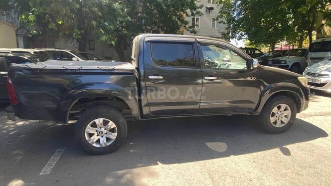 Toyota Hilux 2011, 350,000 km - 2.5 l - Bakı