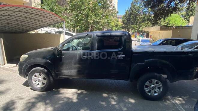 Toyota Hilux 2011, 350,000 km - 2.5 l - Bakı