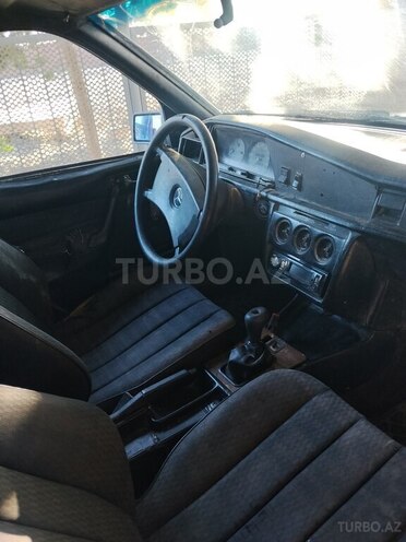 Mercedes 190 1990, 257,000 km - 2.2 l - Şirvan