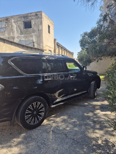 Nissan Patrol 2010, 185,000 km - 5.6 l - Bakı