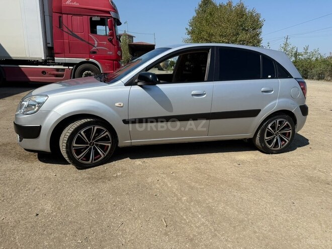 Kia Rio 2006, 300,000 km - 1.5 l - Masallı