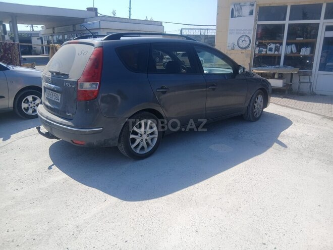 Hyundai i30 2008, 380,000 km - 1.6 л - Salyan
