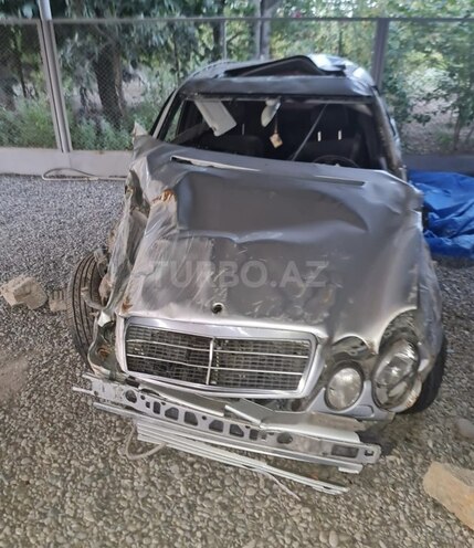 Mercedes E 240 1997, 568,668 km - 2.4 l - Beyləqan