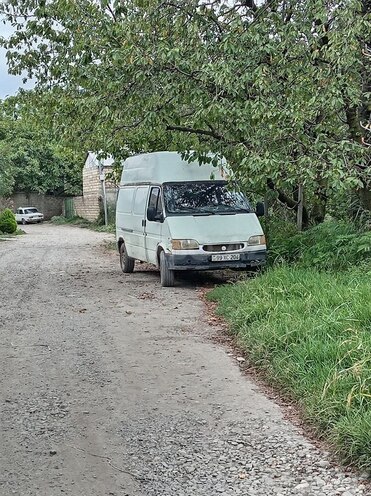 Ford Transit 2000, 400,000 km - 2.4 л - Quba