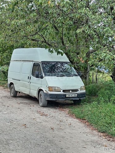 Ford Transit 2000, 400,000 km - 2.4 л - Quba
