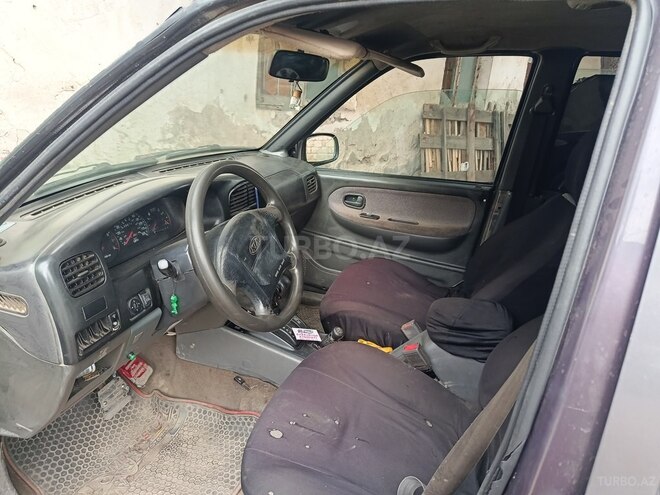 Kia Sportage 2000, 212,000 km - 2.0 l - Xudat