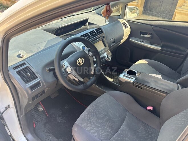 Toyota Prius V 2011, 402,336 km - 1.8 л - Bakı