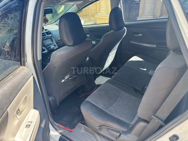 Toyota Prius V 2011, 402,336 km - 1.8 л - Bakı
