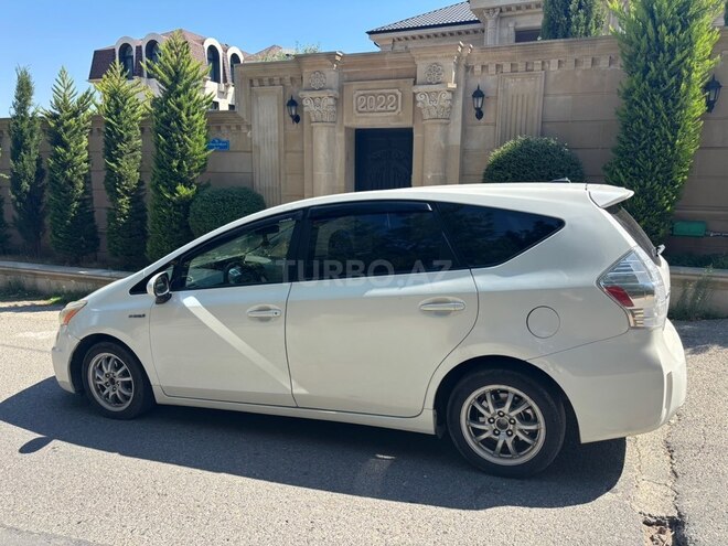 Toyota Prius V 2011, 402,336 km - 1.8 л - Bakı
