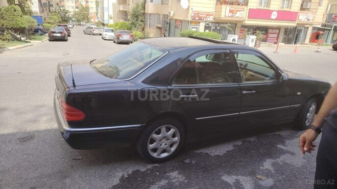Mercedes E 280 1997, 350,000 km - 2.8 l - Bakı