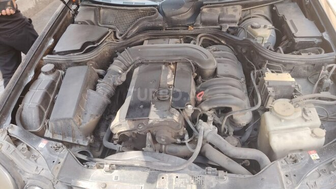 Mercedes E 280 1997, 350,000 km - 2.8 l - Bakı