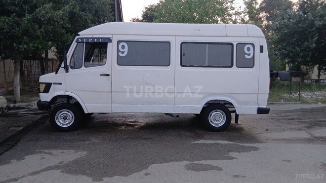 Mercedes 208 D 1994, 500,000 km - 2.3 л - Şirvan
