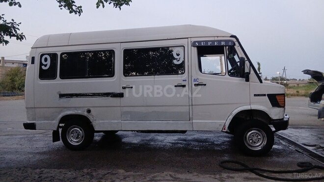 Mercedes 208 D 1994, 500,000 km - 2.3 л - Şirvan