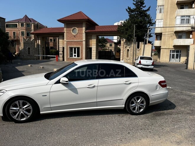 Mercedes E 220 2010, 270,000 km - 2.1 l - Bakı