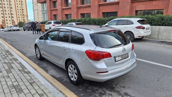 Opel Astra 2015, 216,000 km - 1.6 l - Bakı