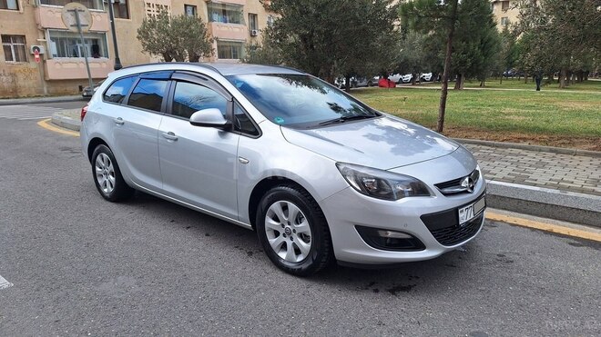 Opel Astra 2015, 216,000 km - 1.6 l - Bakı