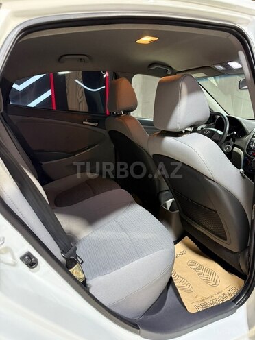 Hyundai Accent 2015, 241,402 km - 1.6 l - Sumqayıt