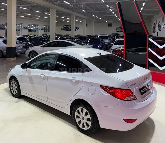 Hyundai Accent 2015, 241,402 km - 1.6 l - Sumqayıt