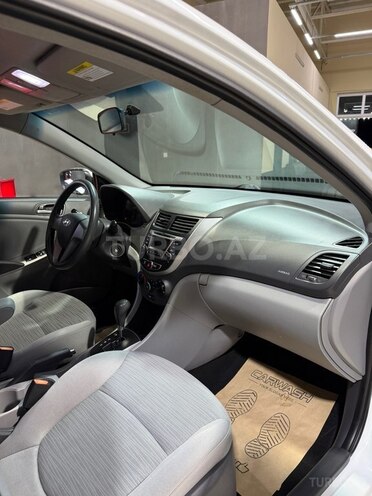 Hyundai Accent 2015, 241,402 km - 1.6 l - Sumqayıt