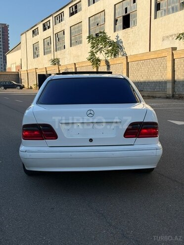 Mercedes E 240 2001, 350,000 km - 2.4 l - Bakı
