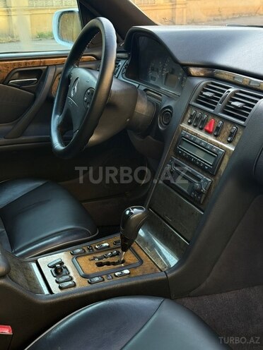 Mercedes E 240 2001, 350,000 km - 2.4 l - Bakı