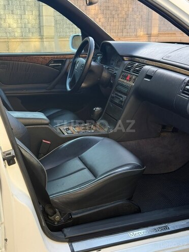 Mercedes E 240 2001, 350,000 km - 2.4 l - Bakı