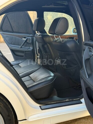 Mercedes E 240 2001, 350,000 km - 2.4 l - Bakı