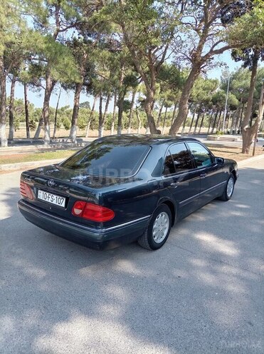 Mercedes E 240 1998, 263,000 km - 2.4 l - Bakı