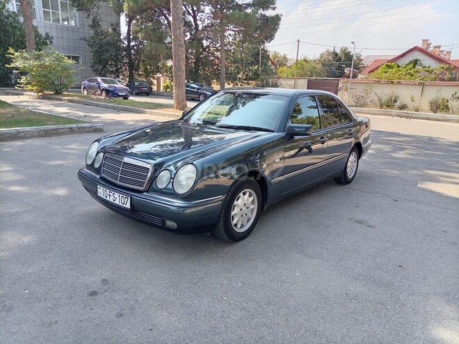 Mercedes E 240 1998, 263,000 km - 2.4 l - Bakı