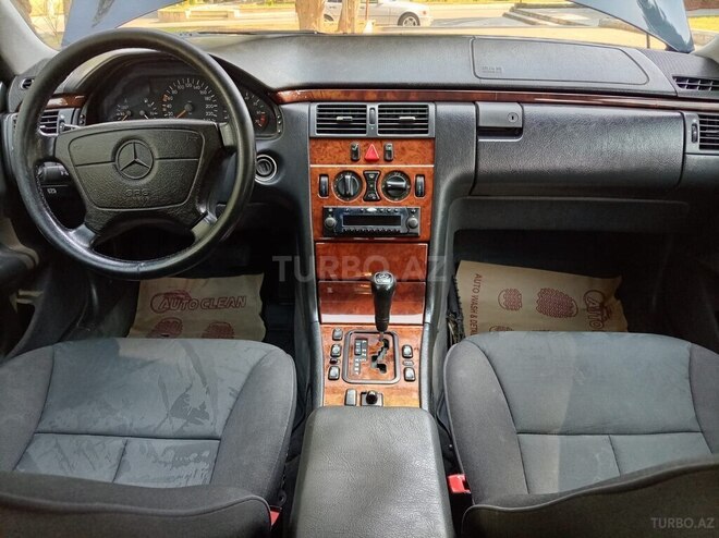 Mercedes E 240 1998, 263,000 km - 2.4 l - Bakı
