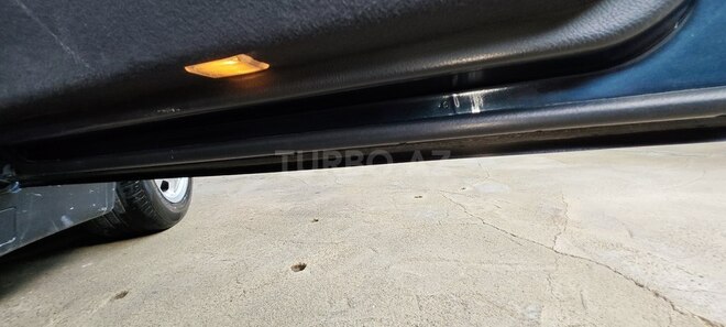 Mercedes E 220 1999, 600,000 km - 2.2 l - Qazax
