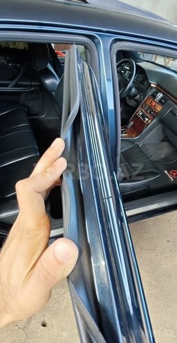 Mercedes E 220 1999, 600,000 km - 2.2 l - Qazax