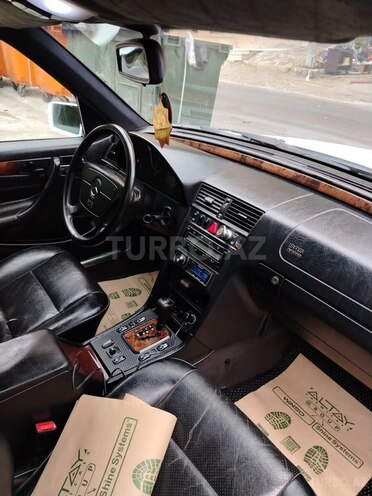 Mercedes C 240 2000, 236,000 km - 2.4 l - Bakı