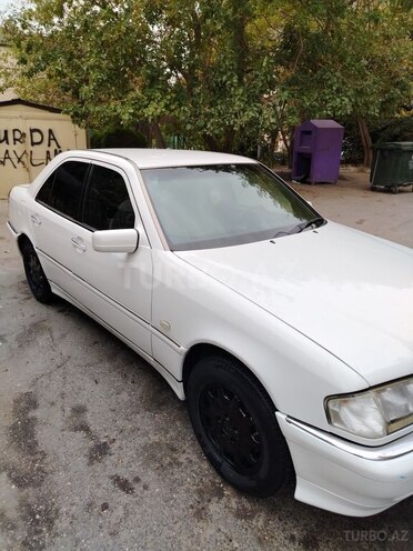 Mercedes C 240 2000, 236,000 km - 2.4 l - Bakı