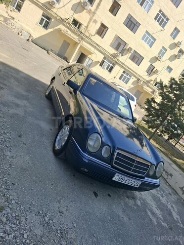 Mercedes E 220 1999, 370,000 km - 2.2 l - Bakı