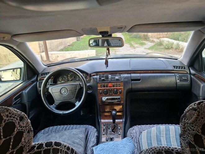 Mercedes E 220 1999, 370,000 km - 2.2 l - Bakı