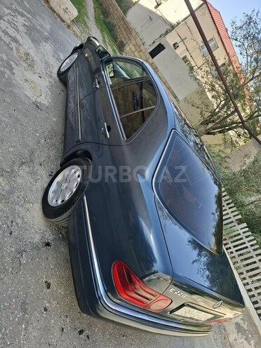 Mercedes E 220 1999, 370,000 km - 2.2 l - Bakı
