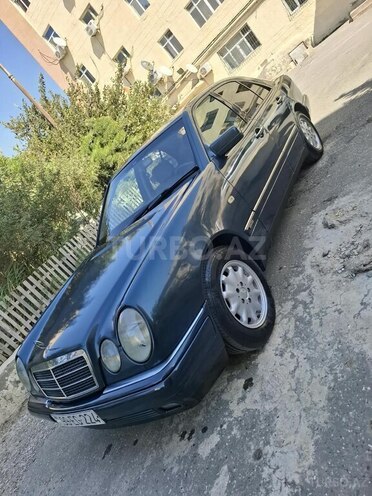 Mercedes E 220 1999, 370,000 km - 2.2 l - Bakı