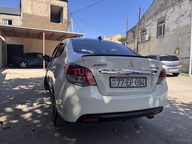 Mitsubishi Attrage 2014, 185,000 km - 1.2 л - Bakı