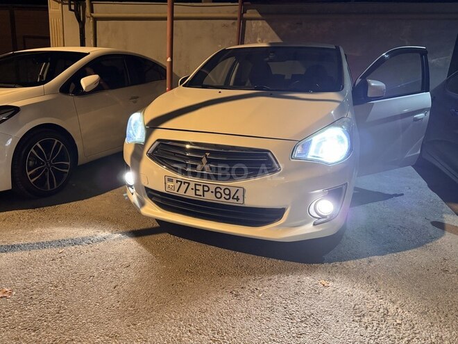 Mitsubishi Attrage 2014, 185,000 km - 1.2 л - Bakı