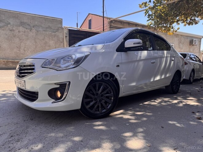 Mitsubishi Attrage 2014, 185,000 km - 1.2 л - Bakı