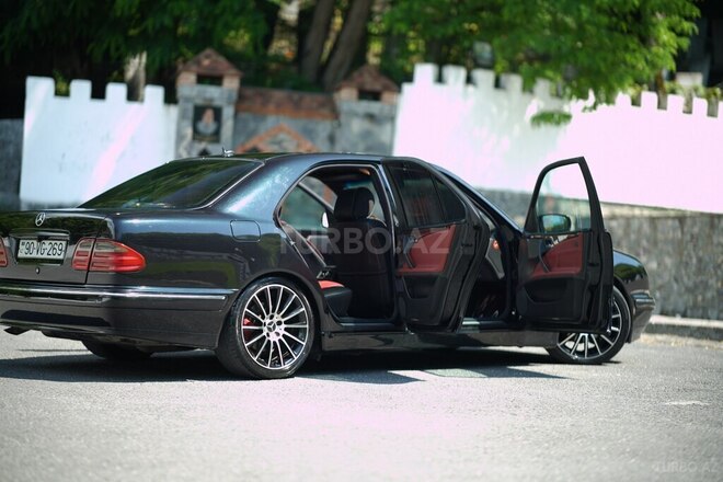 Mercedes E 320 2000, 264,000 km - 3.2 l - Şəki