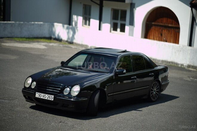 Mercedes E 320 2000, 264,000 km - 3.2 l - Şəki