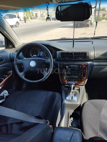 Volkswagen Passat 2004, 257,000 km - 1.8 l - Bakı