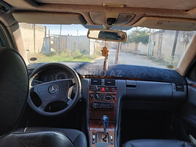 Mercedes E 240 1999, 397,000 km - 2.4 л - Bakı
