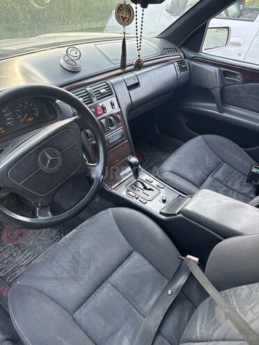 Mercedes E 230 1997, 500,000 km - 2.3 l - Salyan