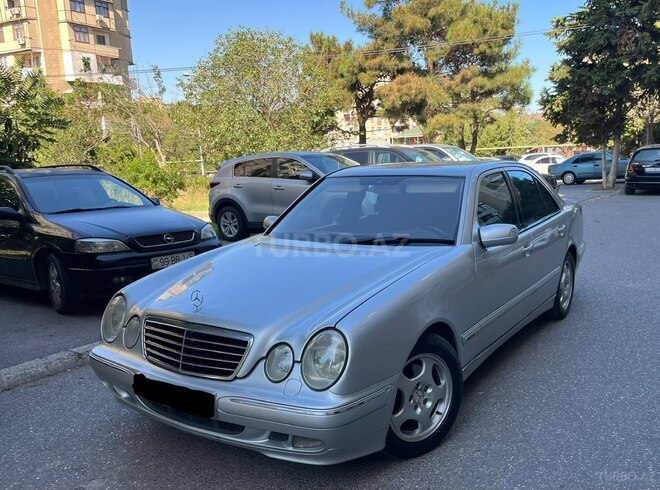 Mercedes E 270 2001, 427,980 km - 2.7 l - Bakı