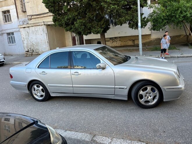 Mercedes E 270 2001, 427,980 km - 2.7 l - Bakı