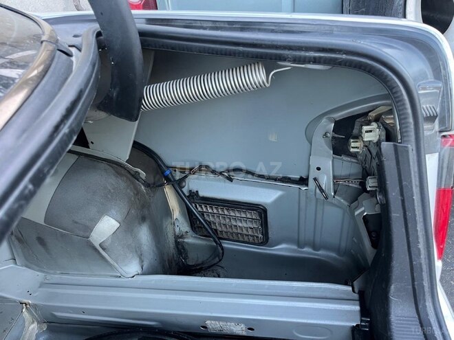 Mercedes E 270 2001, 427,980 km - 2.7 l - Bakı
